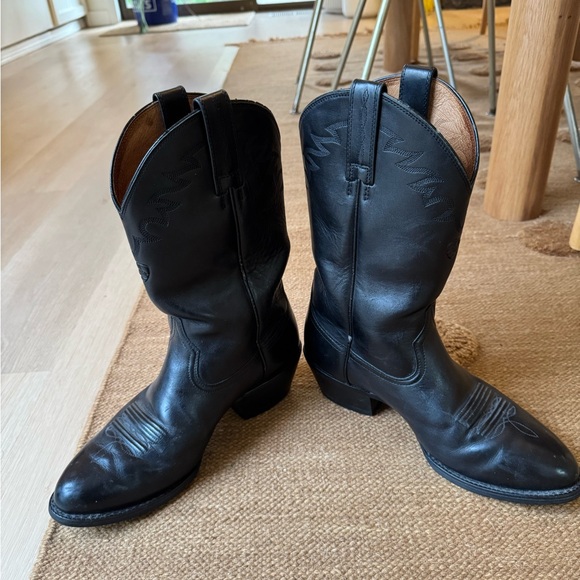 Like New Genuine Ariat Leather Western Boots Men’s size 8.5 in Black - Picture 5 of 11